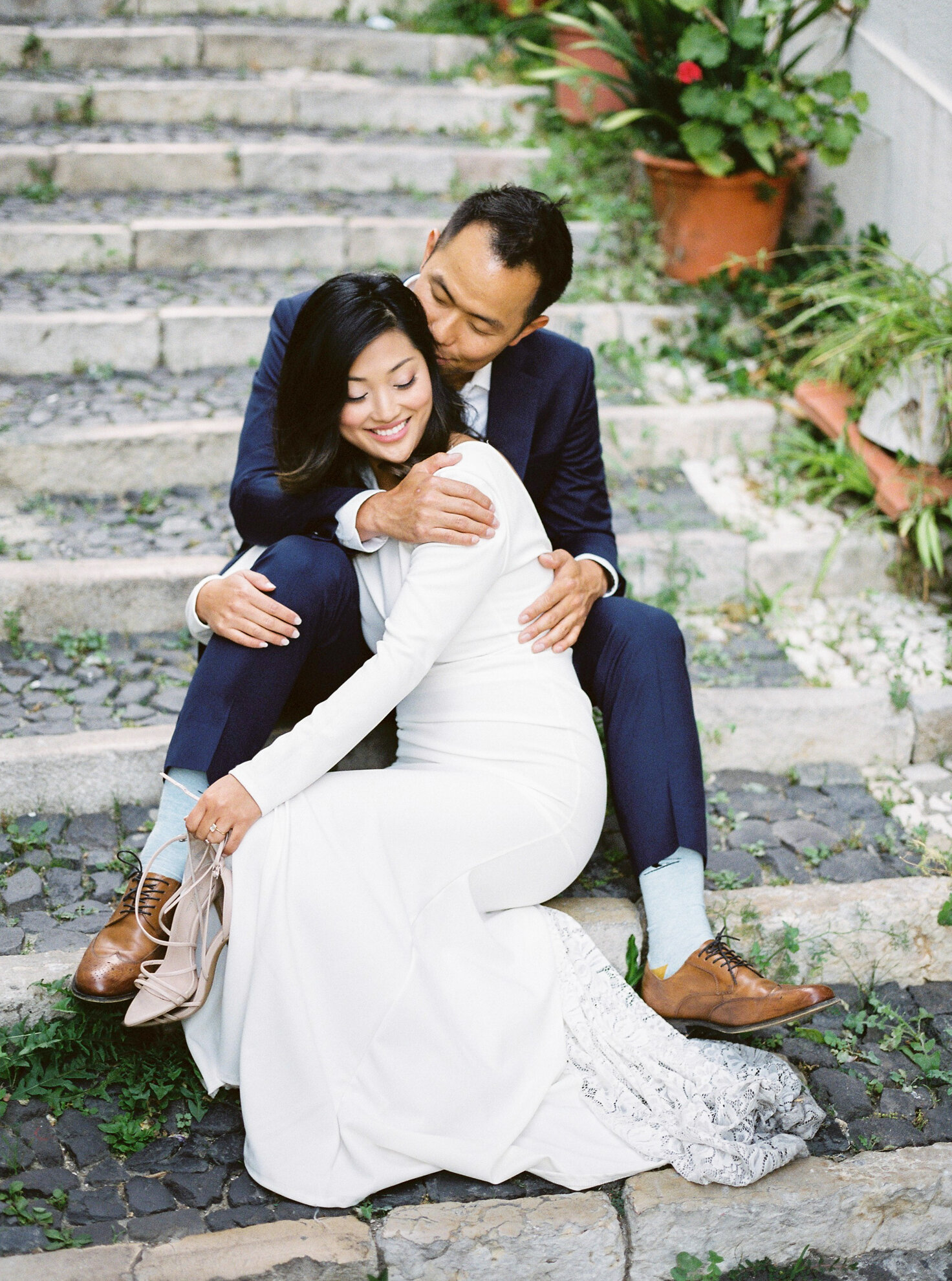 Engagement in Lisbon Old Town_Love Is My Favorite Color