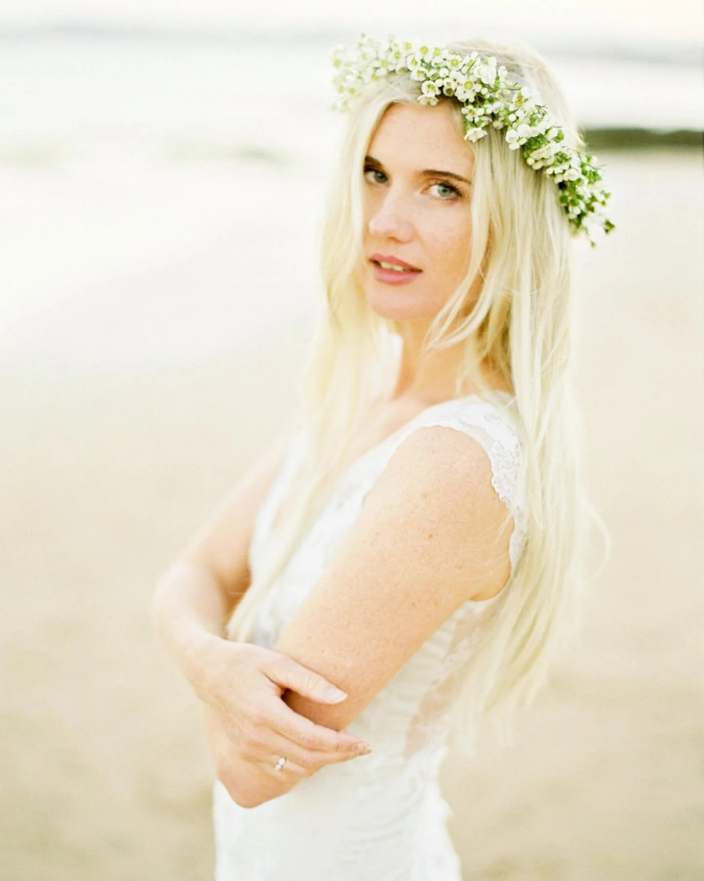 We are looking for honesty.
⠀
With ourselves, with the people around us and also, in the work that we do.
⠀
We want it to reflect the beauty that comes from within.
Put aside the trends and make-beliefs.
⠀
We want to see you as you are.
⠀
Capture pur