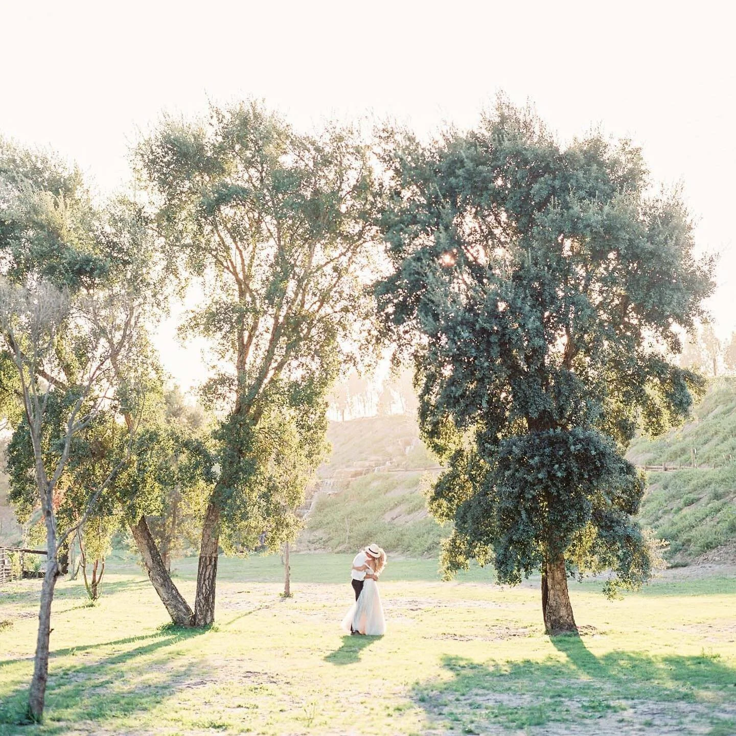 Let me tell you a secret 🤫
⠀
This is one of the most amazing venues in Portugal.
It is a real and unspoiled gem that is every couple&rsquo;s dream.
Nature is at it&rsquo;s best paired with the most innovative architecture.
It really is a work of art