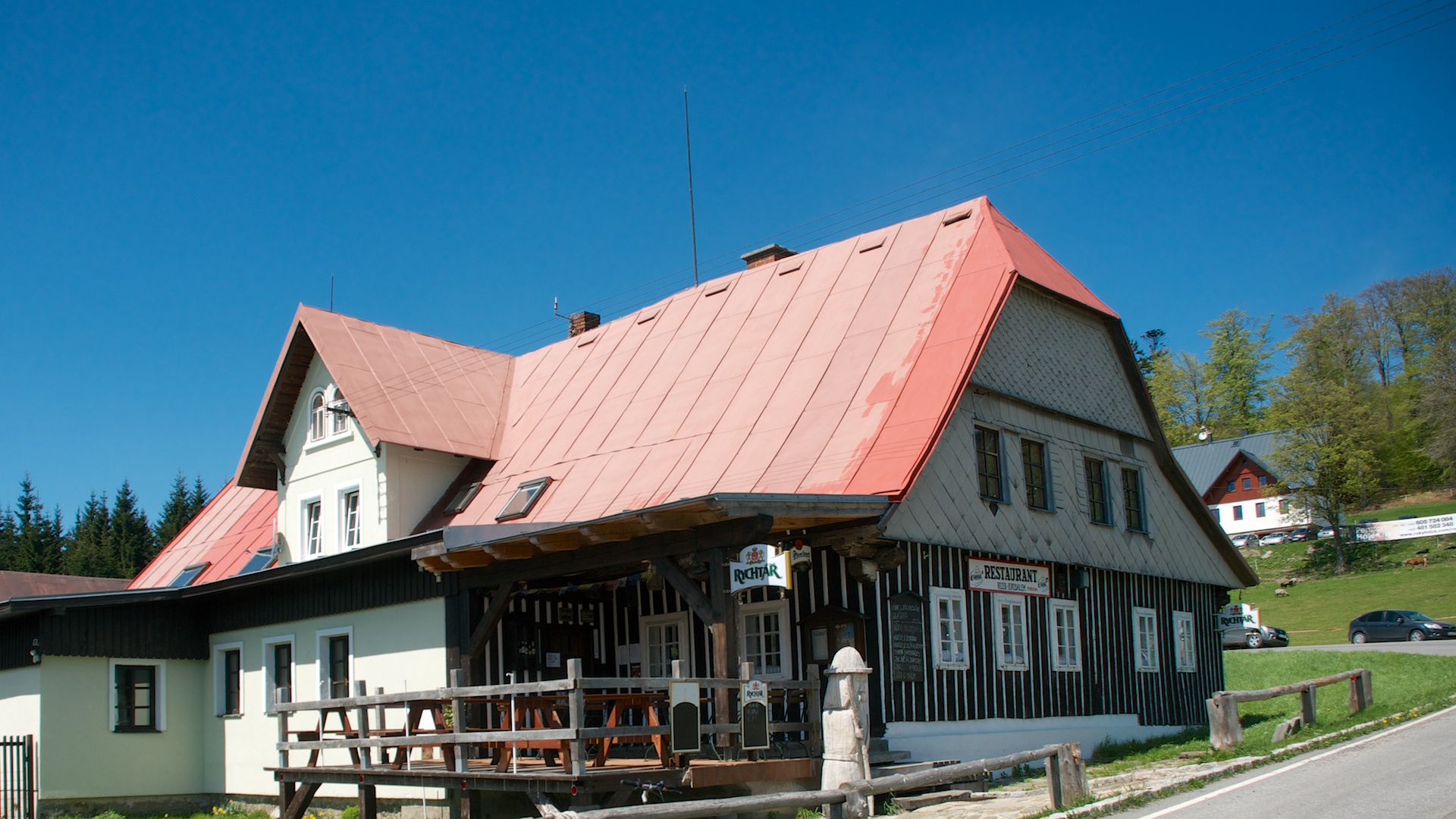 Chalupa-vTajchách-okolí-léto-757.jpg