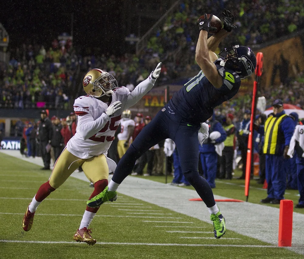 Jermaine Kearse vs the 40 whiners catching the ball.jpg