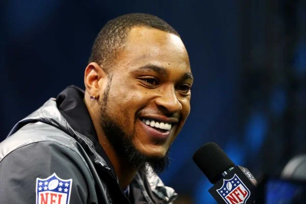 Percy Harvin and his hot smile.jpg