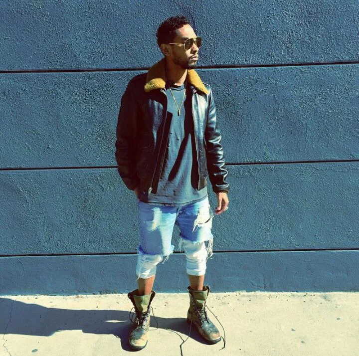 Miguel looking fucking gorgeous with his hot outfit.jpg