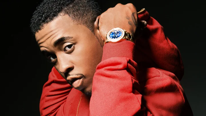 Jeremih looking hot with his watch.jpg