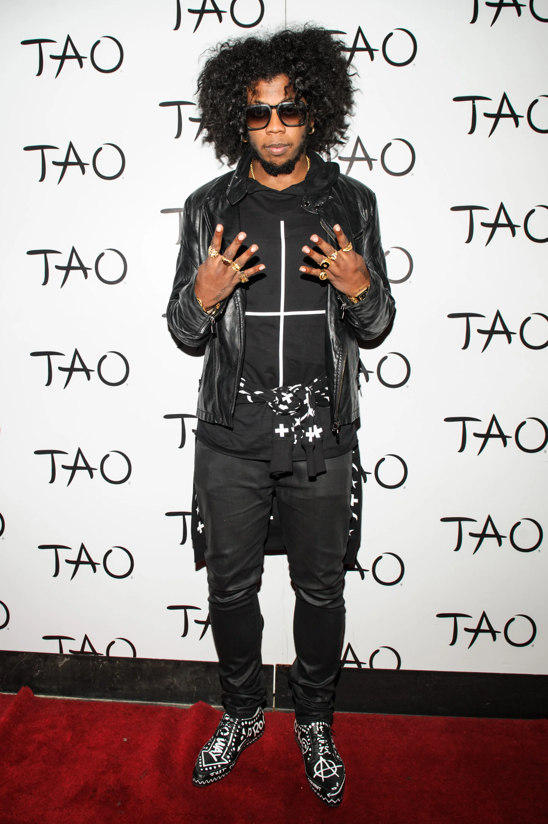 Trinidad James on the red carpet without a hat on.jpg