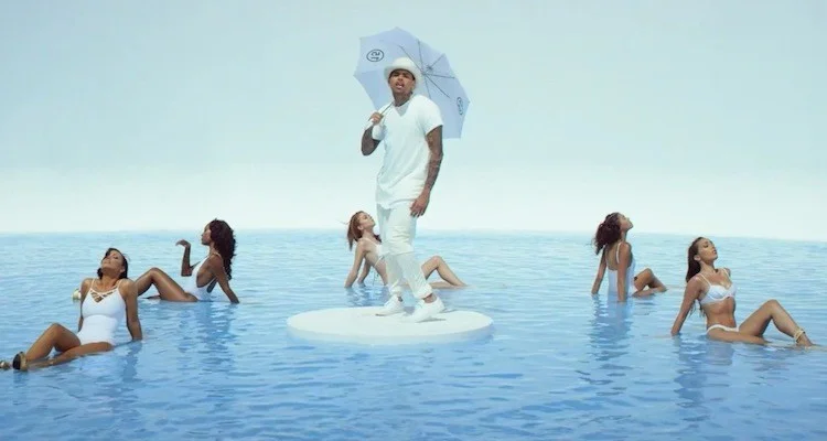 Chris Brown looking extremely HOT and PERFECT in New Flame.jpg