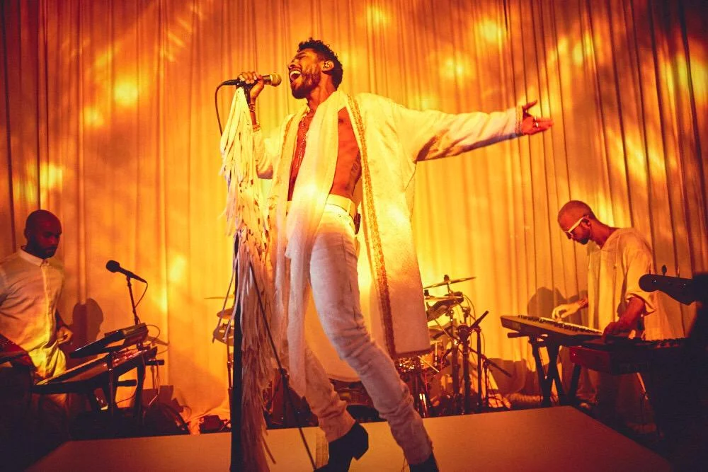Miguel looking hot and gorgeous as usual while on stage at the WILDHEARTEXPERIENCE.jpg