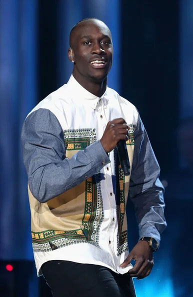 Vincent Dery looking hot on stage in a really nice shirt.jpg