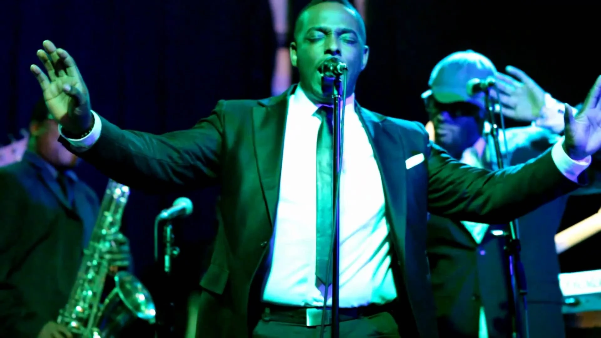 Geno Young looking hot on stage singing.jpg