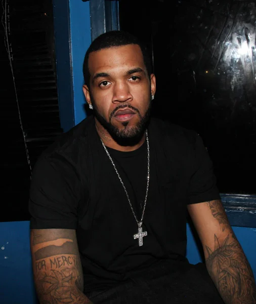 Lloyd Banks looking hot in a black shirt again.jpg