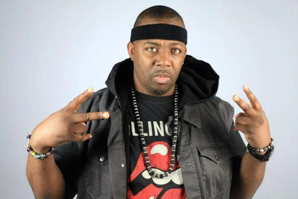 Erick Sermon looking hot in a vest.jpg