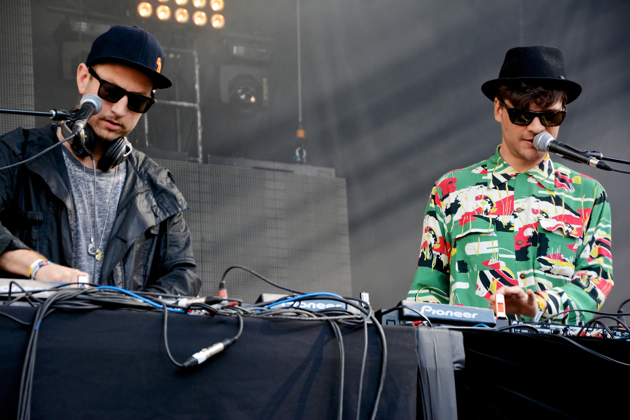 Azari & III