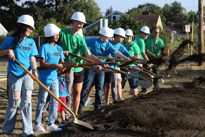 Cascade Middle School featured in The Register Guard