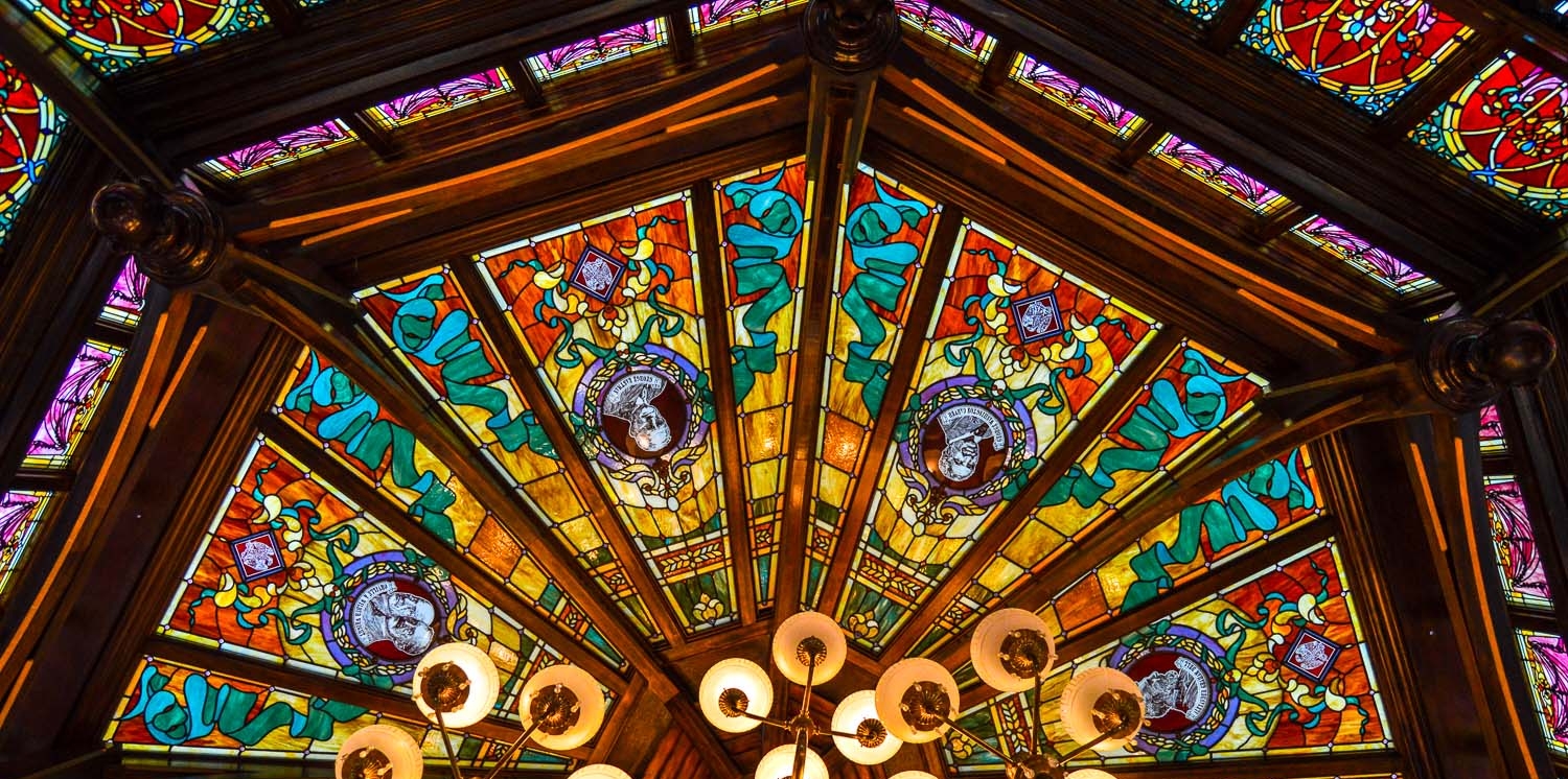 disneyland_paris_emporium_ceiling_details3.jpg