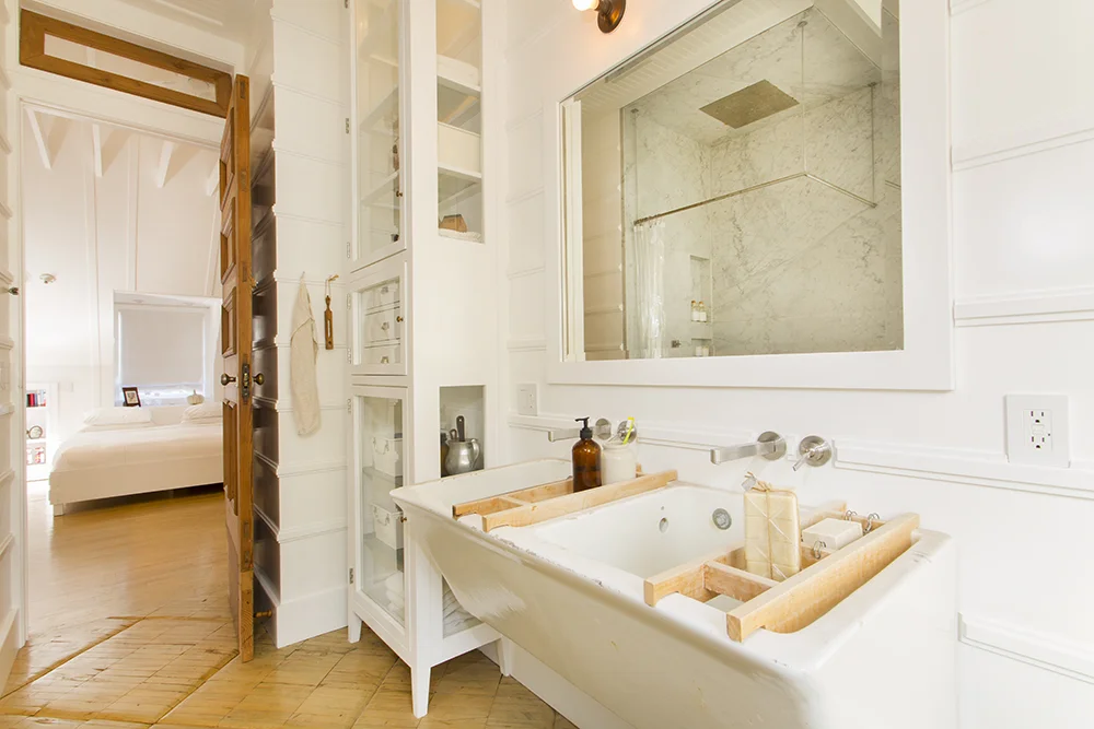 MasterBath_1.jpg