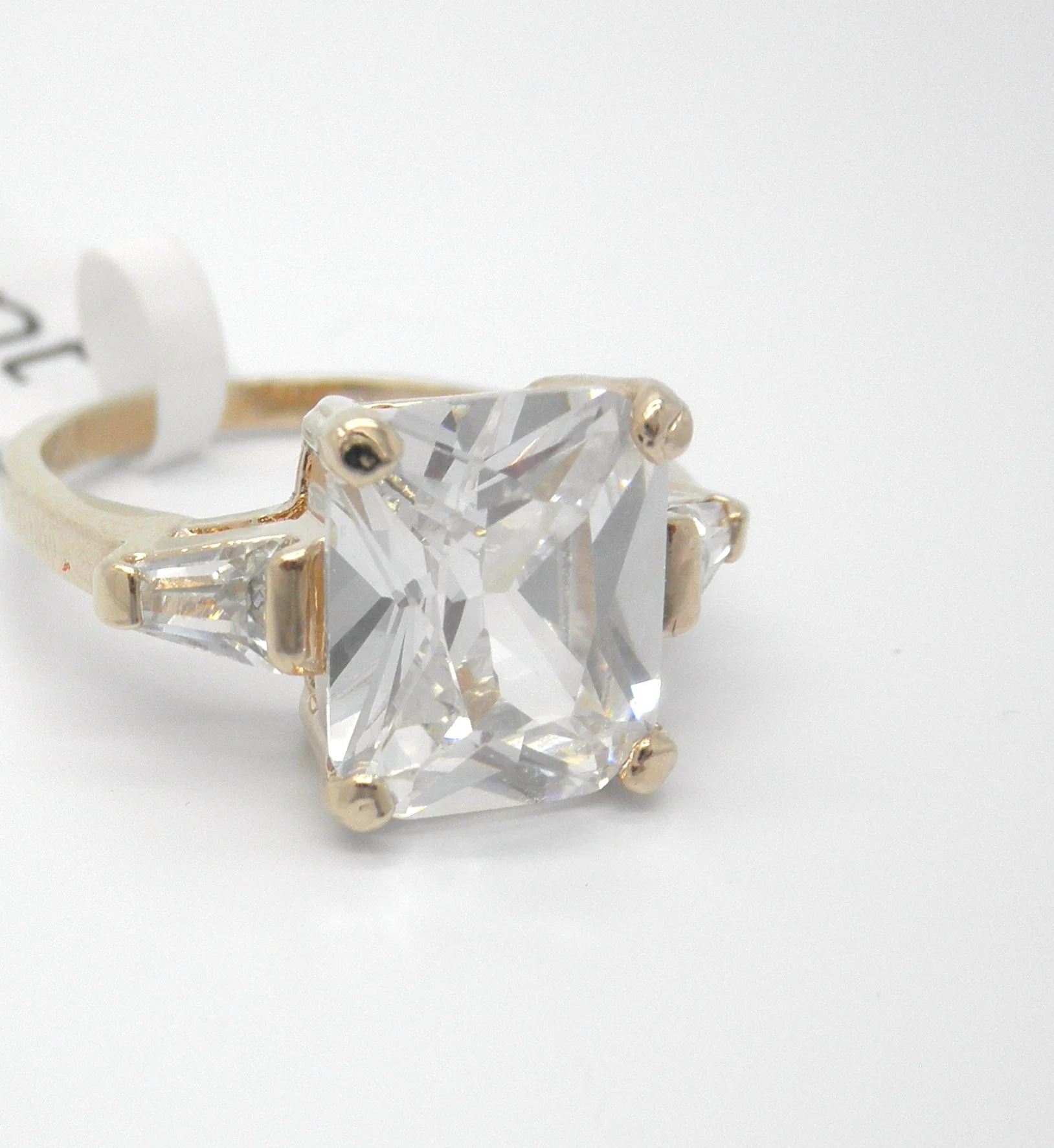 14k Yellow Gold Fashion Three Stones Ring