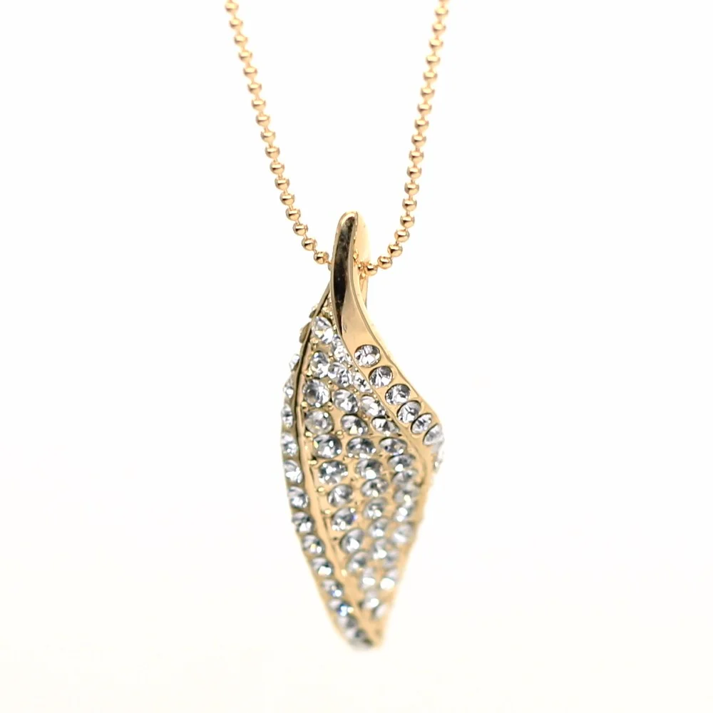 18k GP Cluster Crystal Leaf Pendant Of Necklace Fashion Jewelry