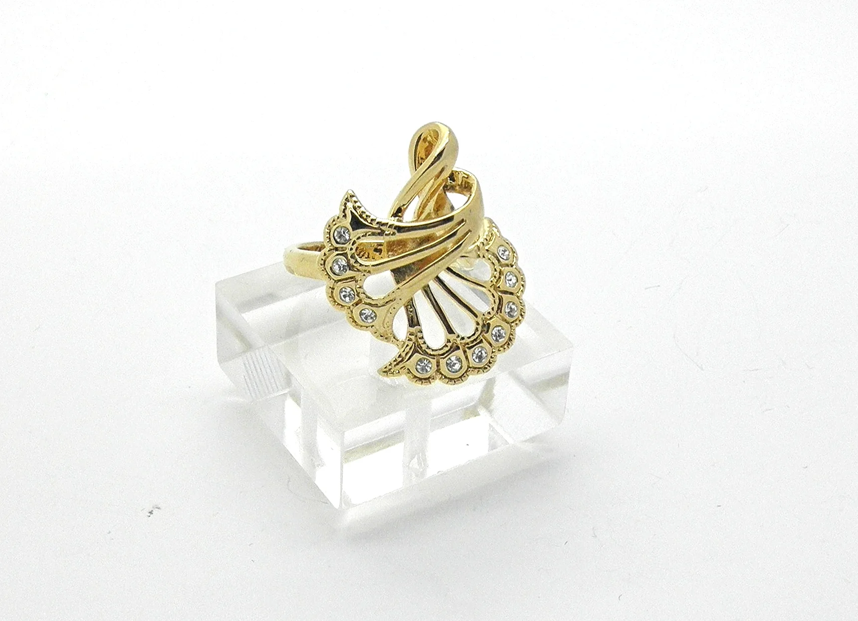 14k Yellow Gold White Gemstones Ring
