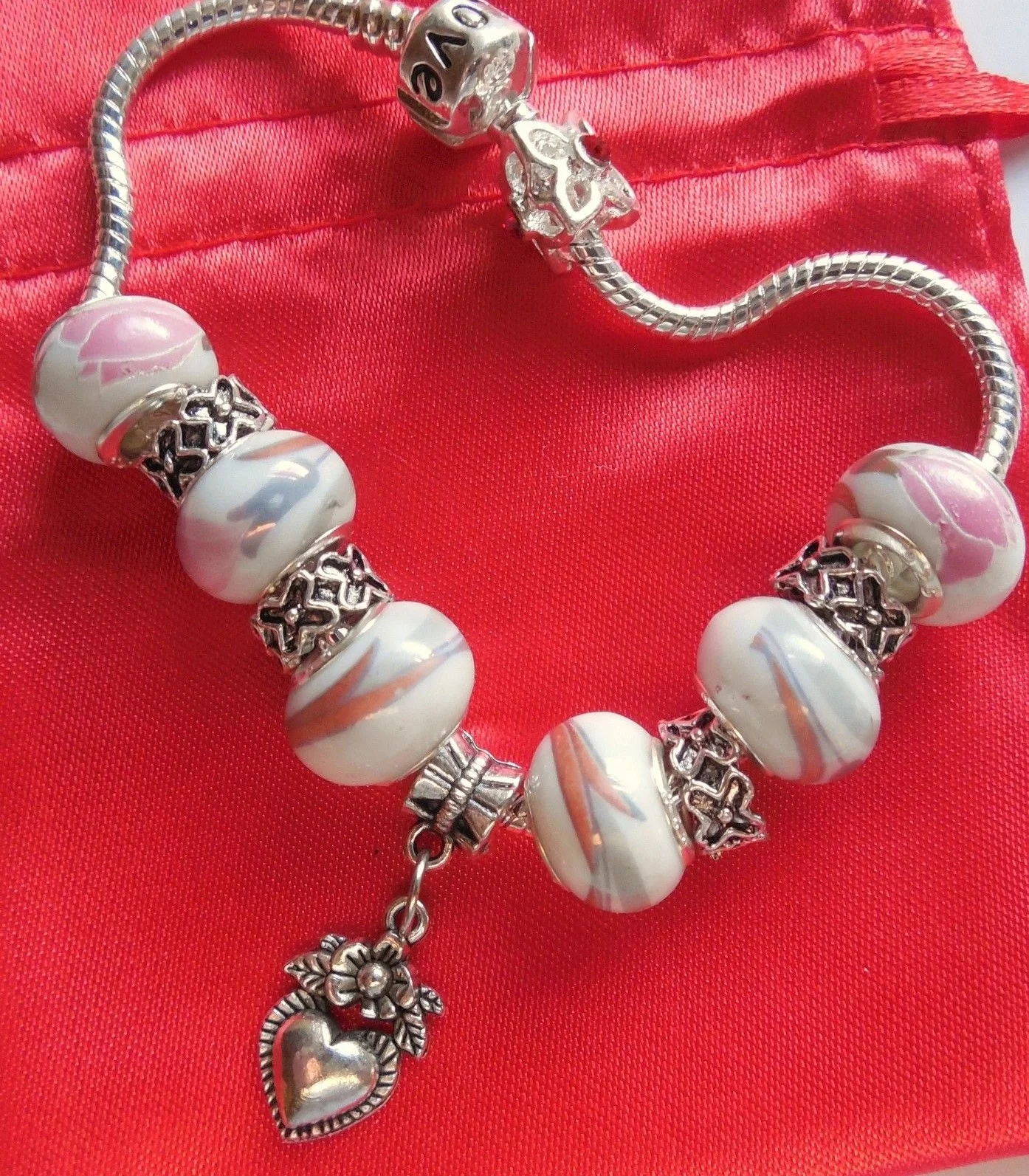HEART/LOVE ANTIQUE SILVER PLATED BRACELET + RED POUCH