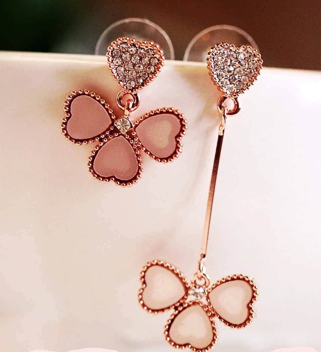 Gold Tone White Flower Heart Rhinestone Pierced Ear Stud Earrings