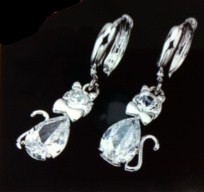 10k White Gold Cat Earrings