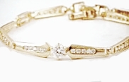 0k Gold Cubic Zirconia Bangle Bracelet