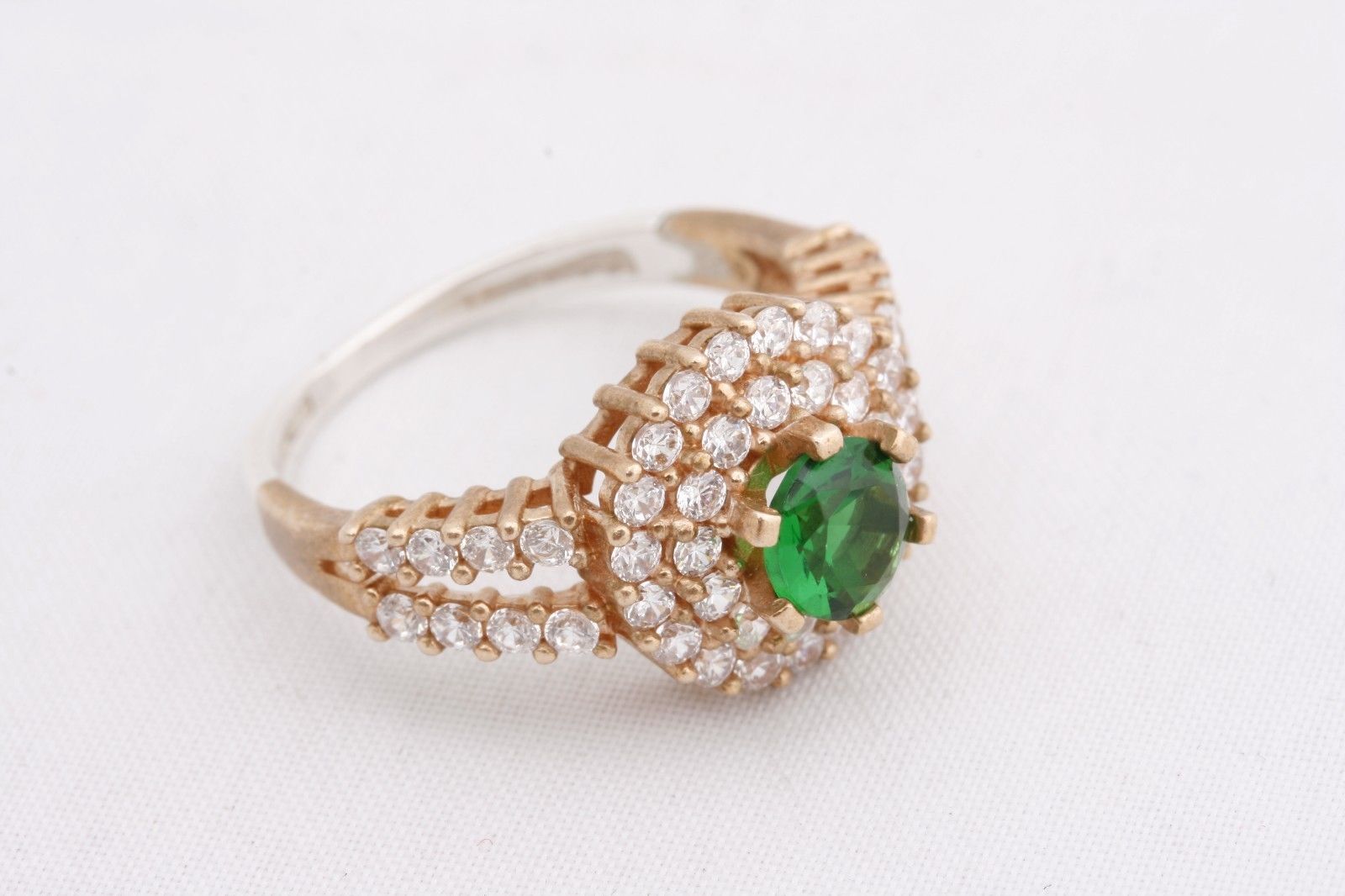 Emerald Topaz 925k Sterling Silver Ring