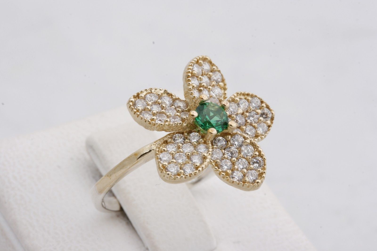 Emerald Topaz 925k Sterling Silver Ring