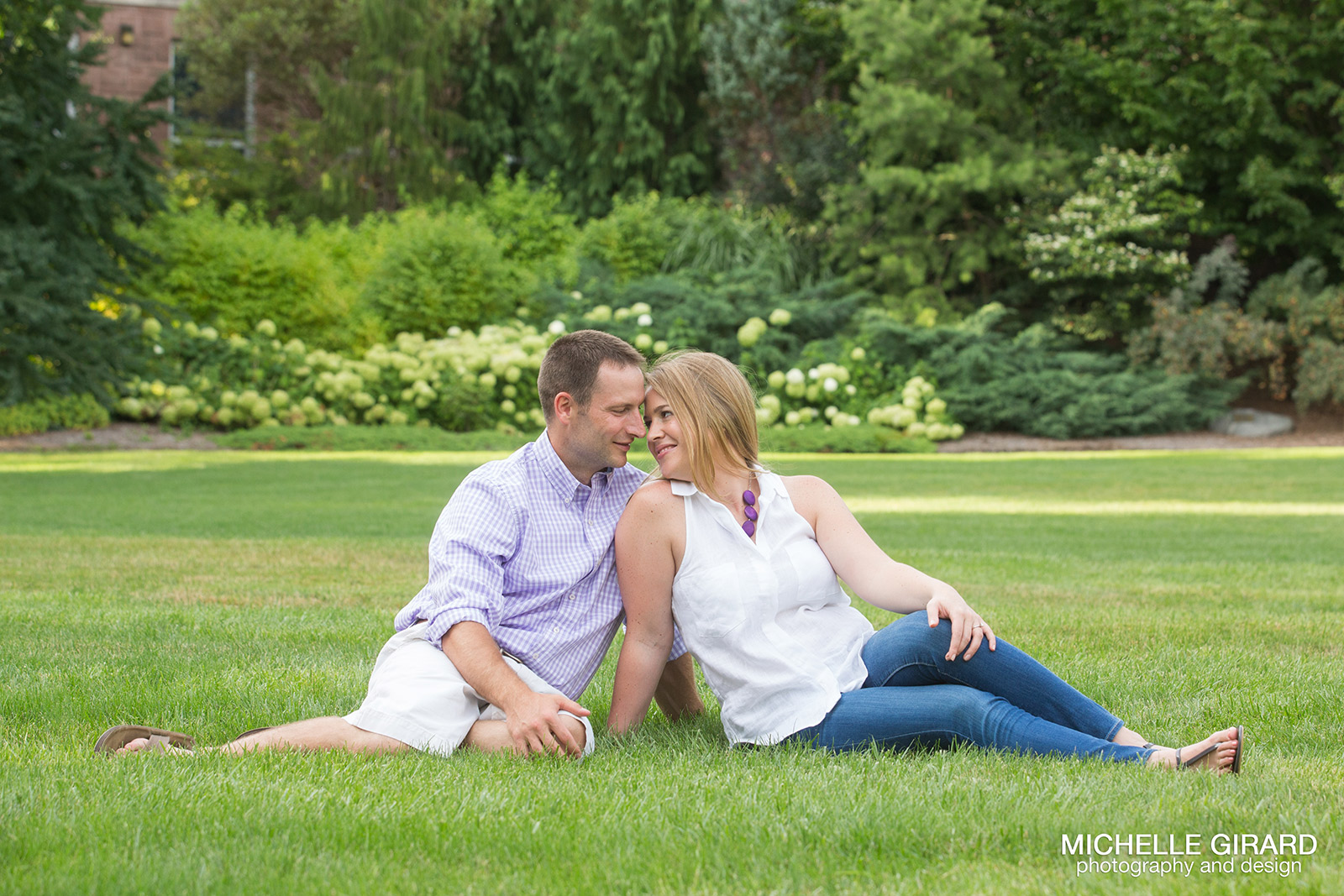 SmithCollegeEngagementSession_MichelleGirardPhotography_19.jpg