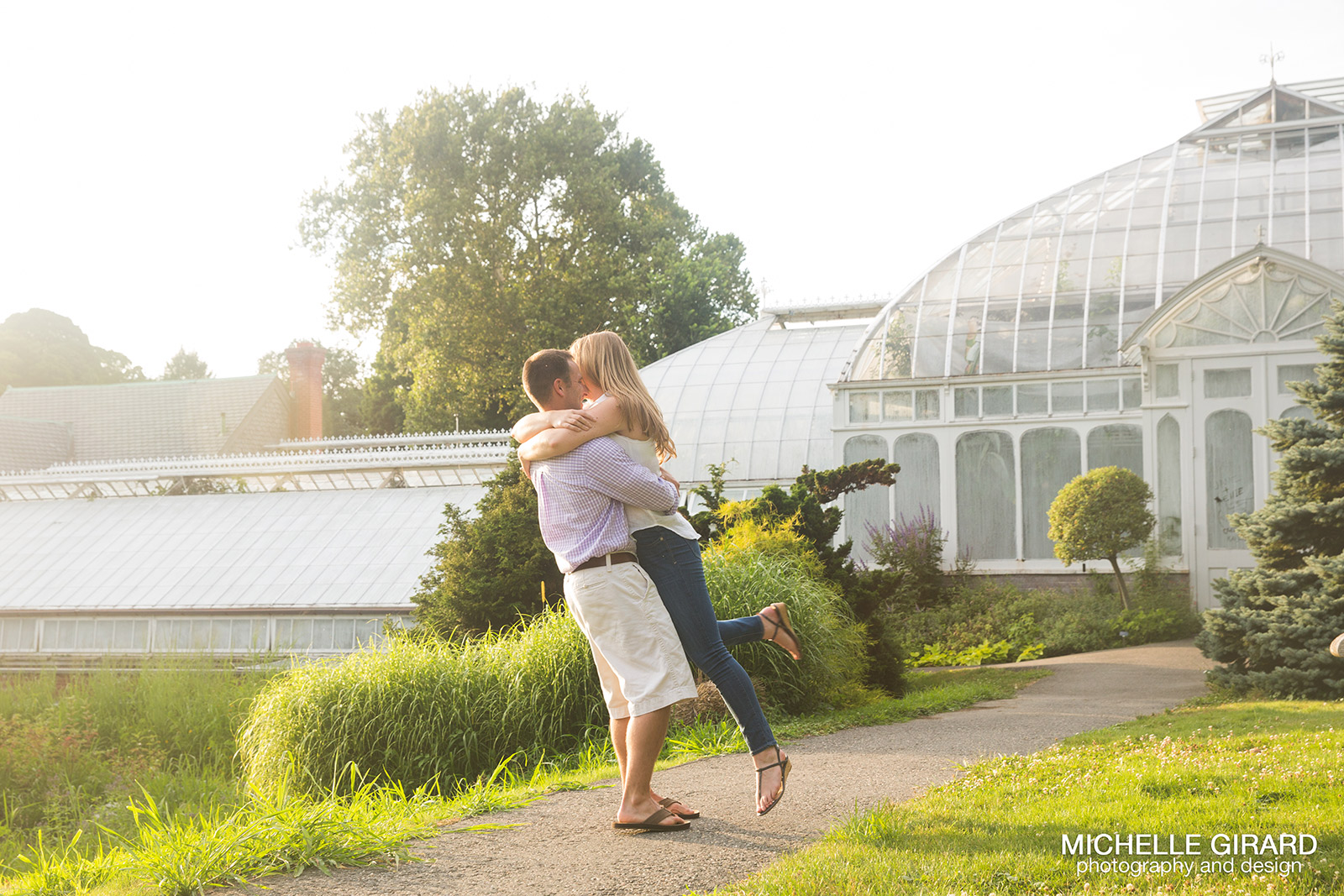 SmithCollegeEngagementSession_MichelleGirardPhotography_28.jpg