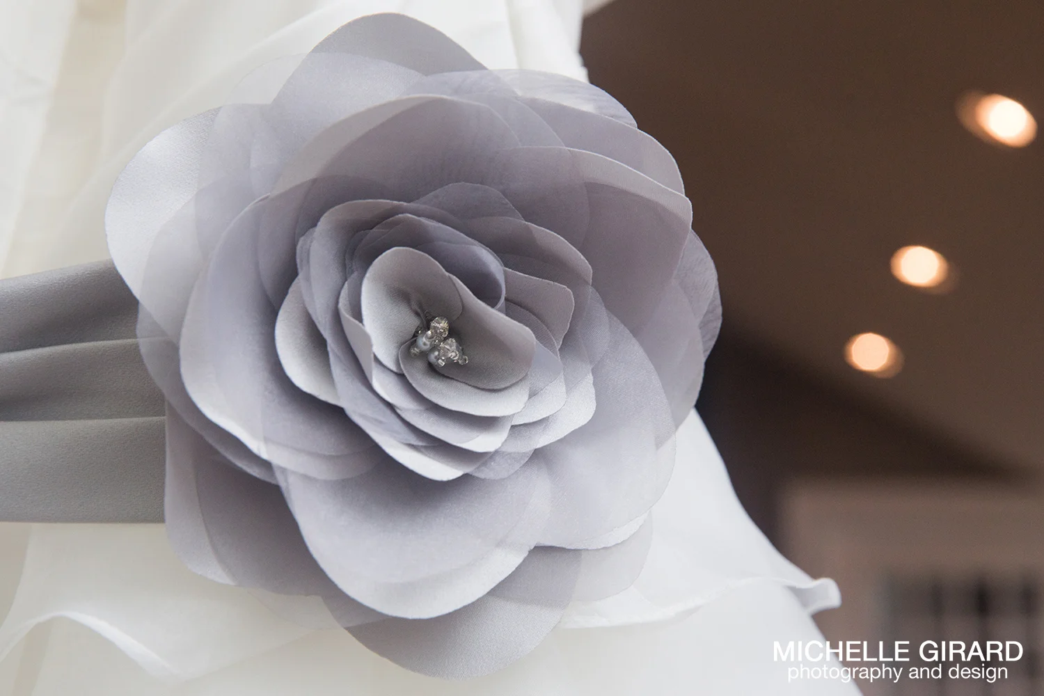 TheLordJefferyInn_AmherstMA_FallWedding_MichelleGirardPhotography06.jpg