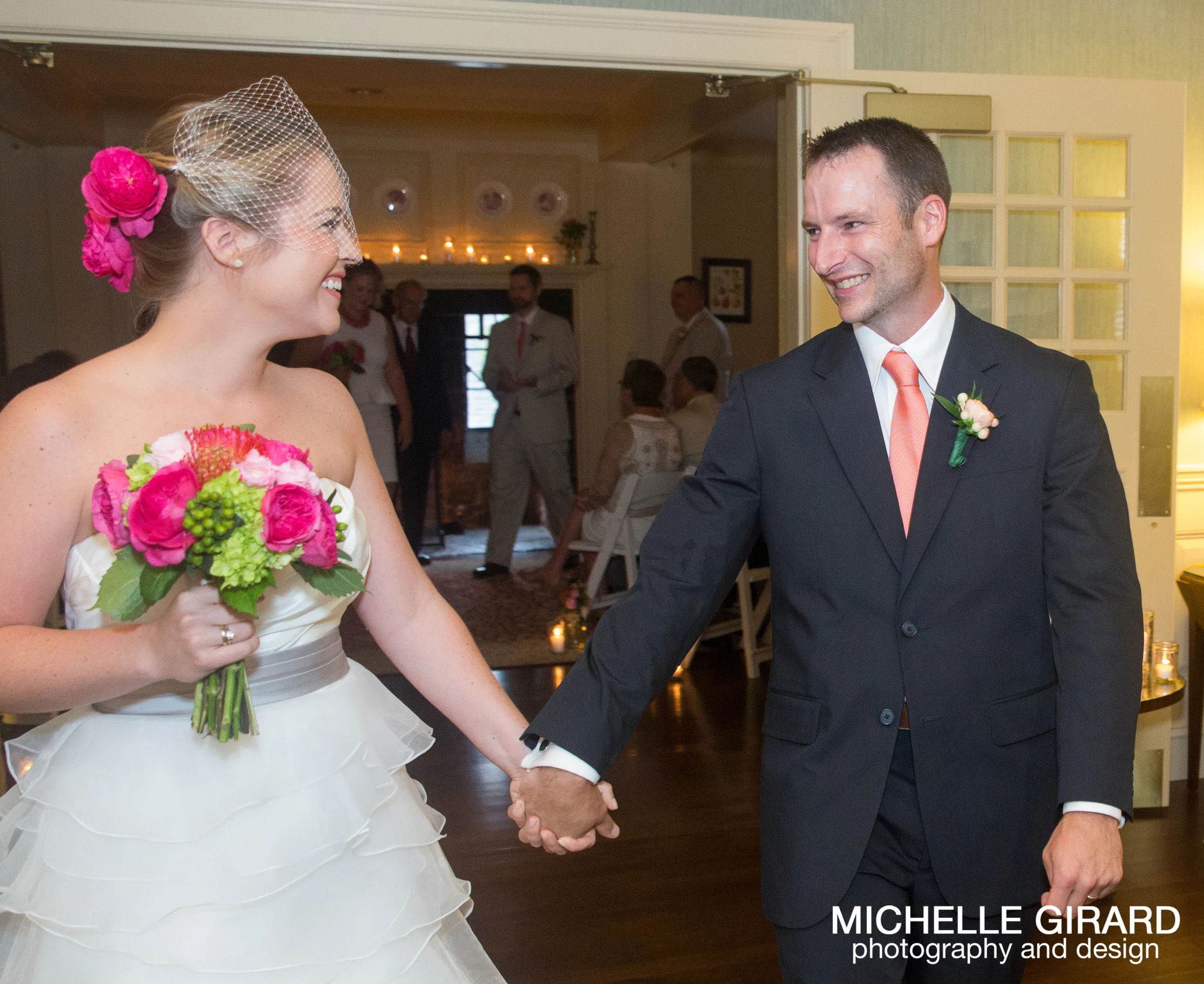 TheLordJefferyInn_AmherstMA_FallWedding_MichelleGirardPhotography20.jpg
