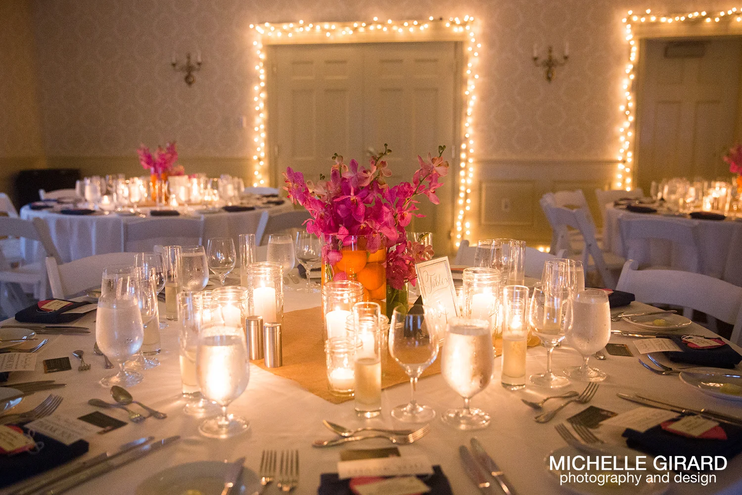 TheLordJefferyInn_AmherstMA_FallWedding_MichelleGirardPhotography36.jpg