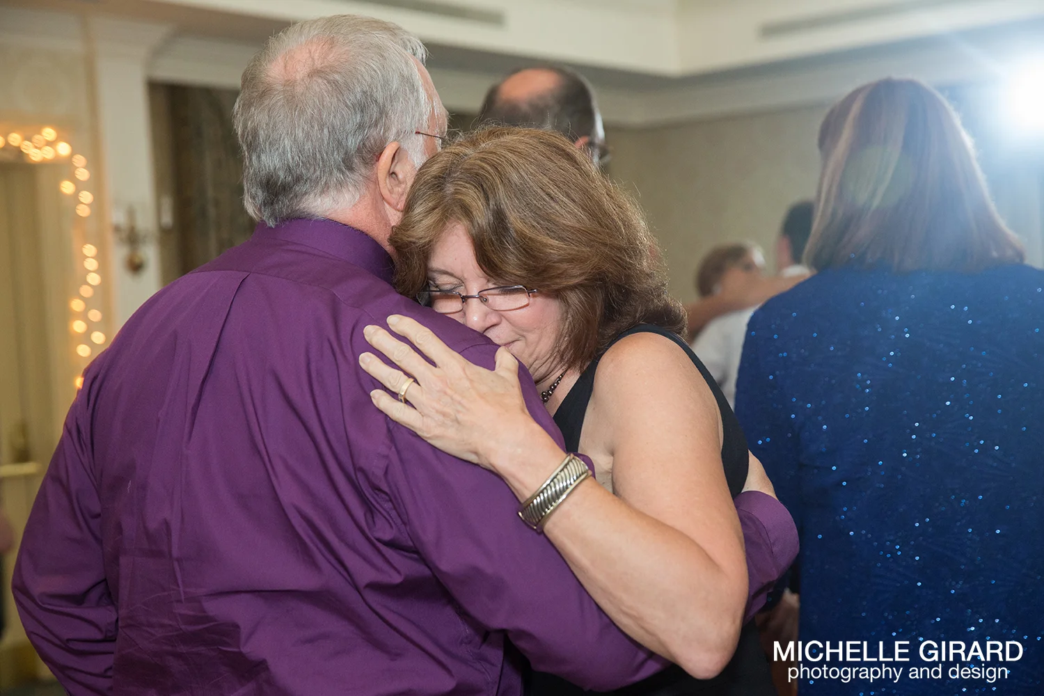 TheLordJefferyInn_AmherstMA_FallWedding_MichelleGirardPhotography45.jpg