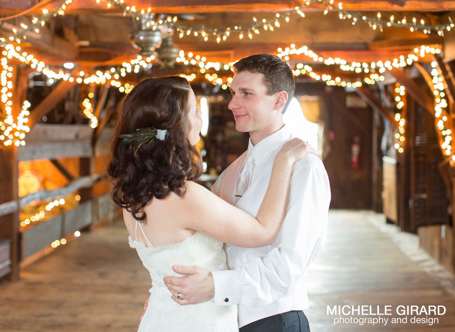 WinterWedding_SalemCrossInn_MichelleGirardPhotography53.jpg