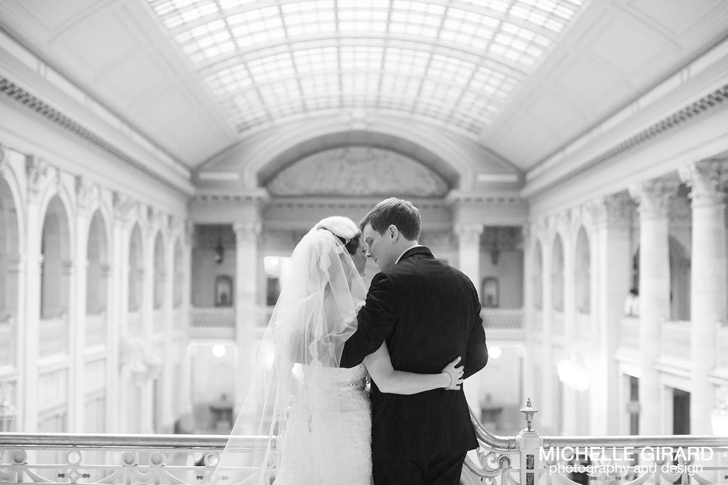 HartfordCityHallWinterWedding_MichelleGirardPhotography03.jpg