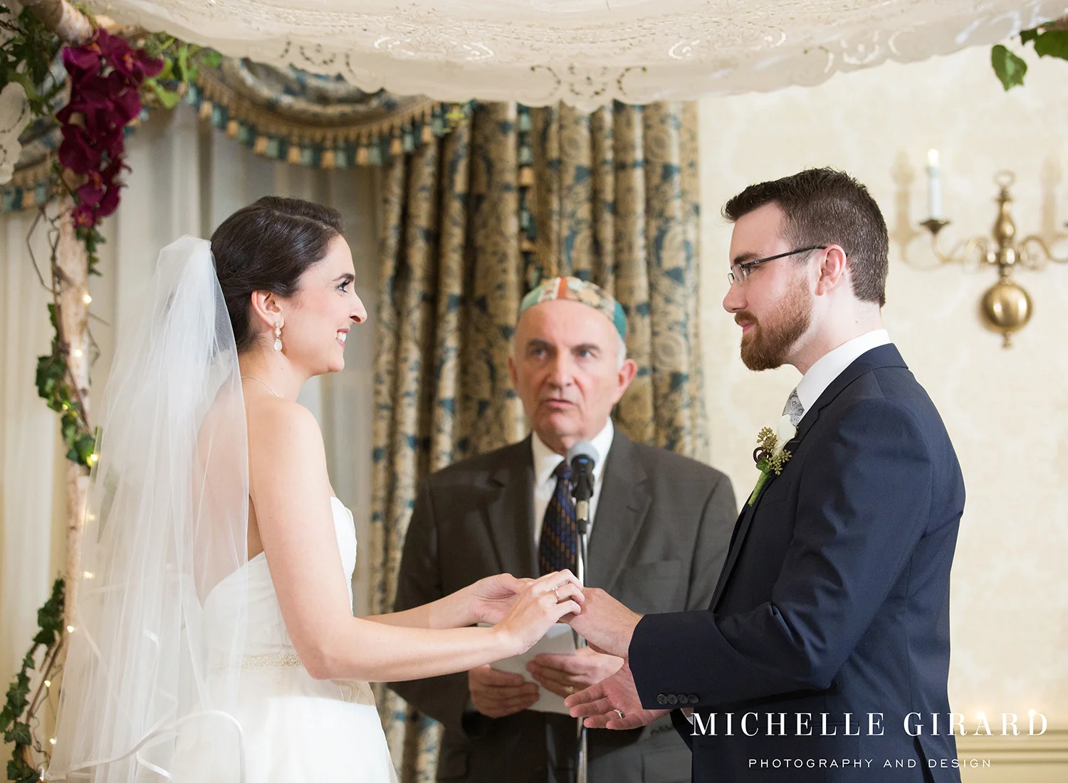 LordJefferyInnWedding_AmherstMA_MichelleGirardPhotography003.jpg