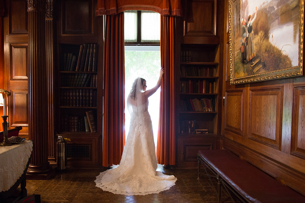 WistariahurstMuseumWedding_HolyokeMa_MichelleGirardPhotography06B.jpg