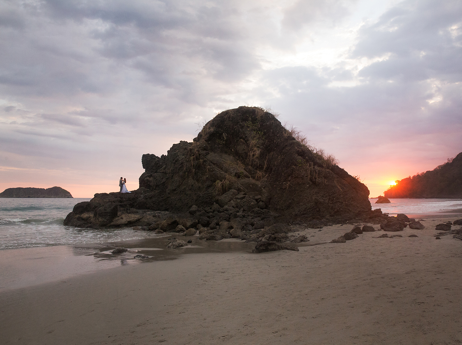 CostaRica_BeachWedding_MichelleGirardPhotography01.jpg