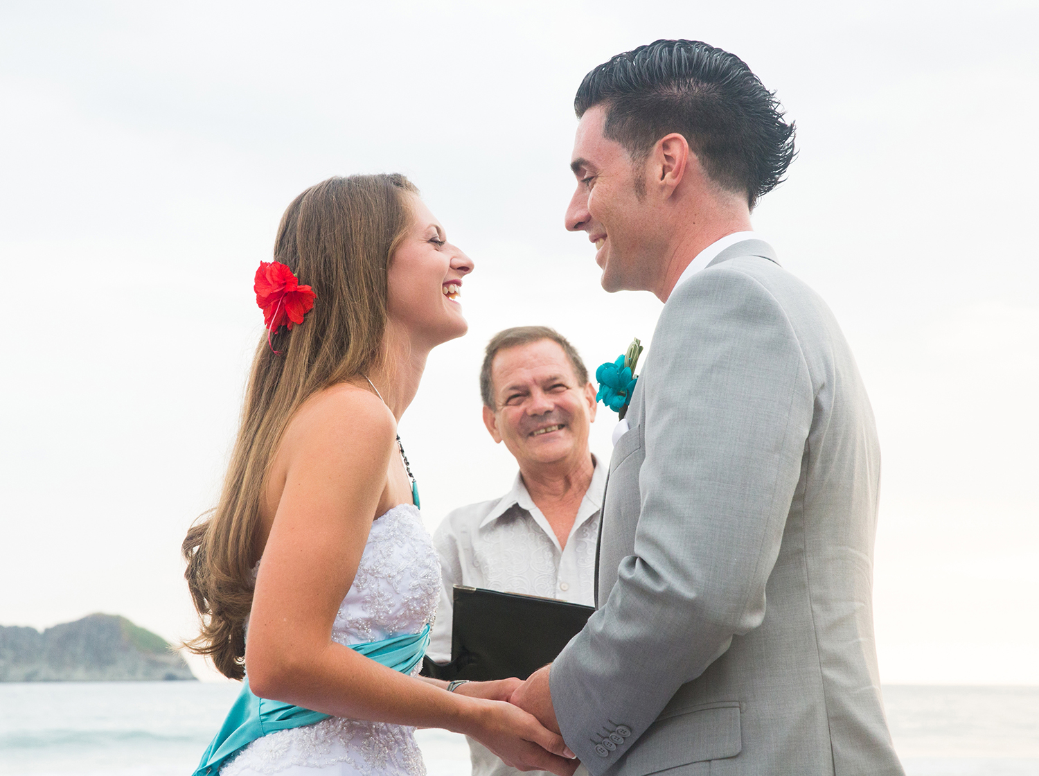CostaRica_BeachWedding_MichelleGirardPhotography15.jpg