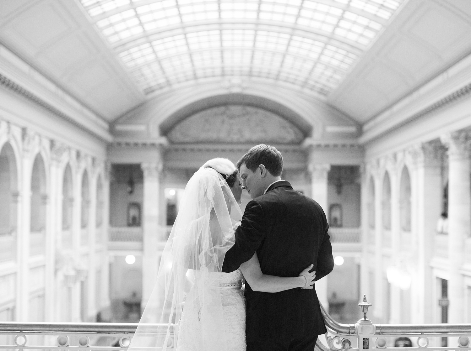 HartfordCityHall_Riverview_WinterWedding_MichelleGirardPhotography01.jpg