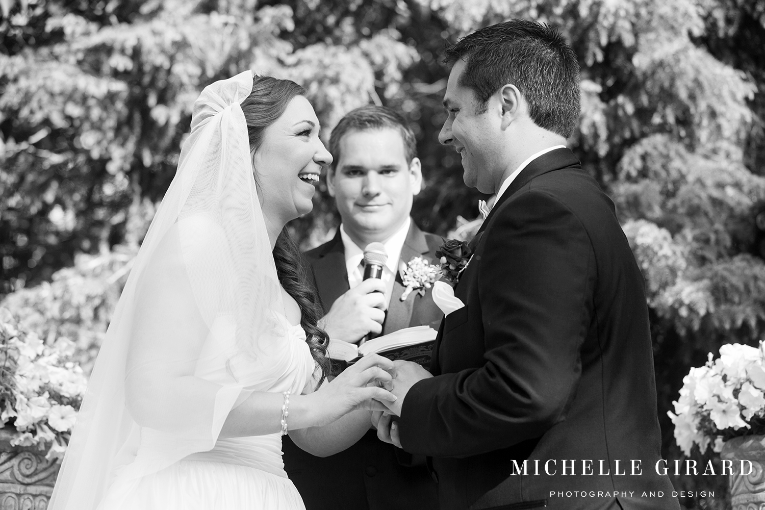 WeddingCeremony_DelaneyHouse_DHotelSuites_HolyokeMA_MichelleGirardPhotography3.jpg
