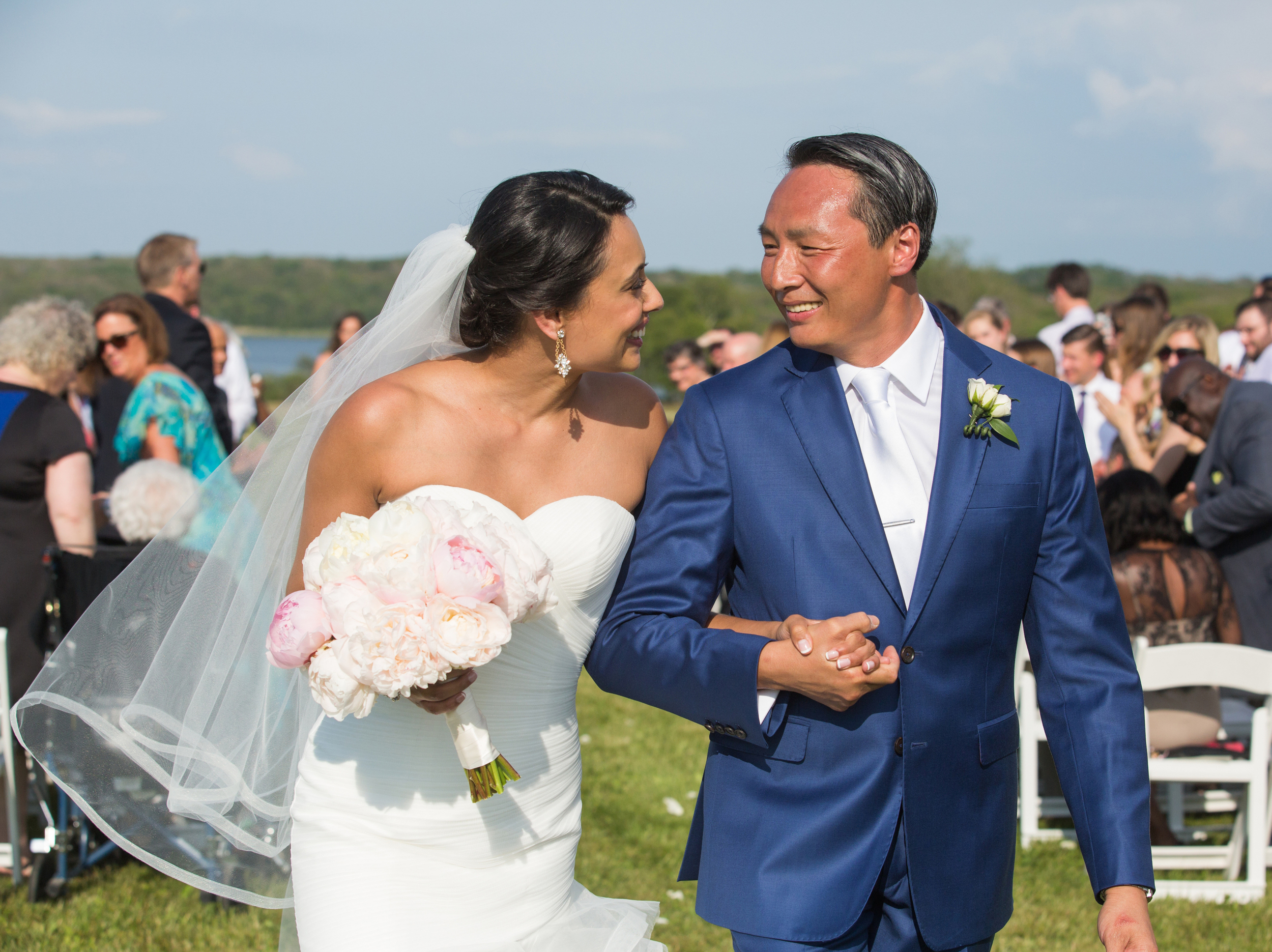 CarolynsSakonnetVineyard_JuneWedding_RhodeIsland_MichelleGirardPhotography02.jpg