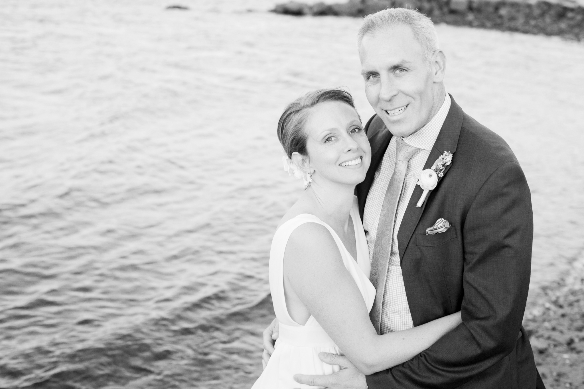 IntimateBeachWedding_CapeCod_MichelleGirardPhotography02.jpg