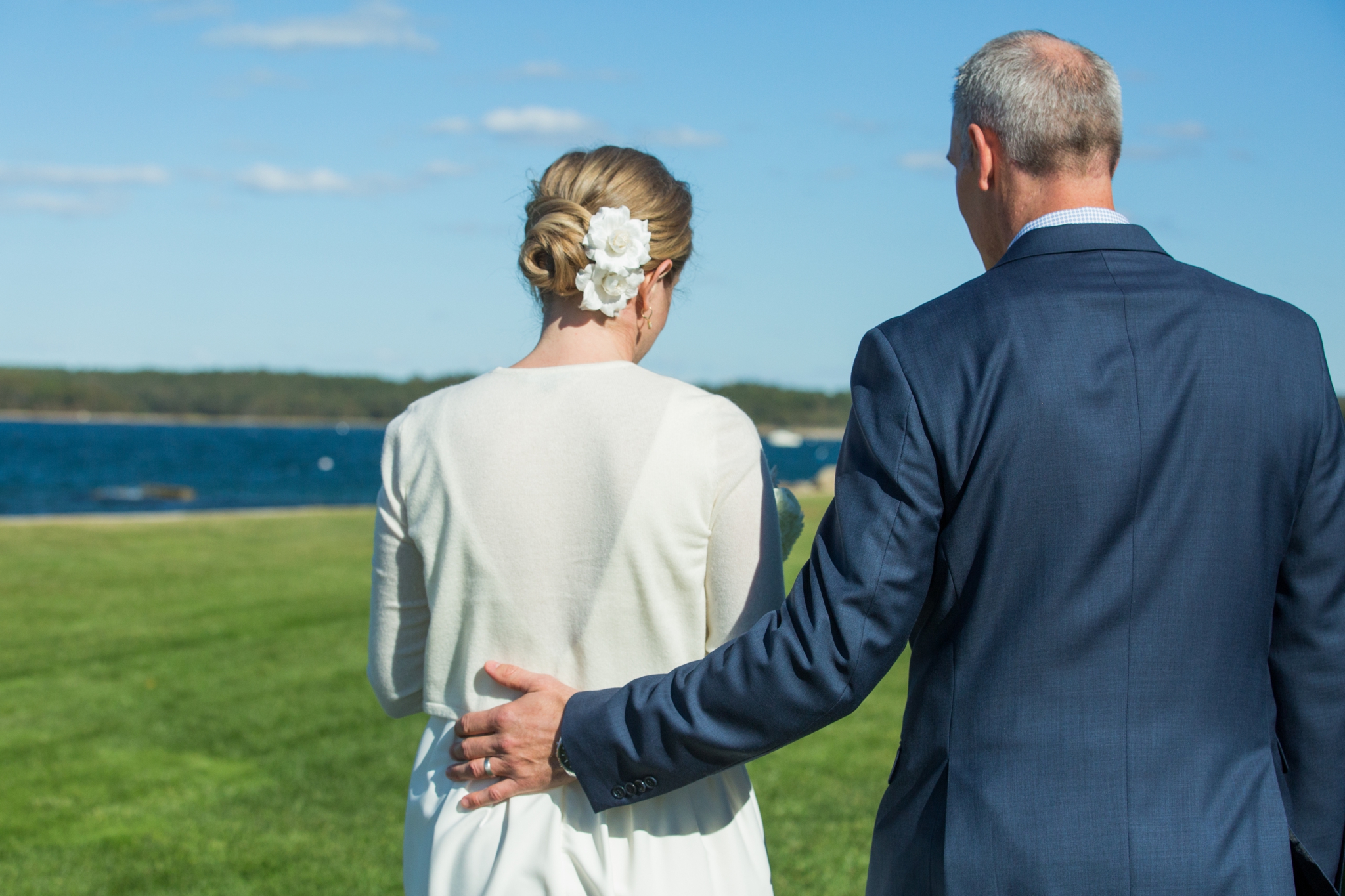 IntimateBeachWedding_CapeCod_MichelleGirardPhotography38.jpg