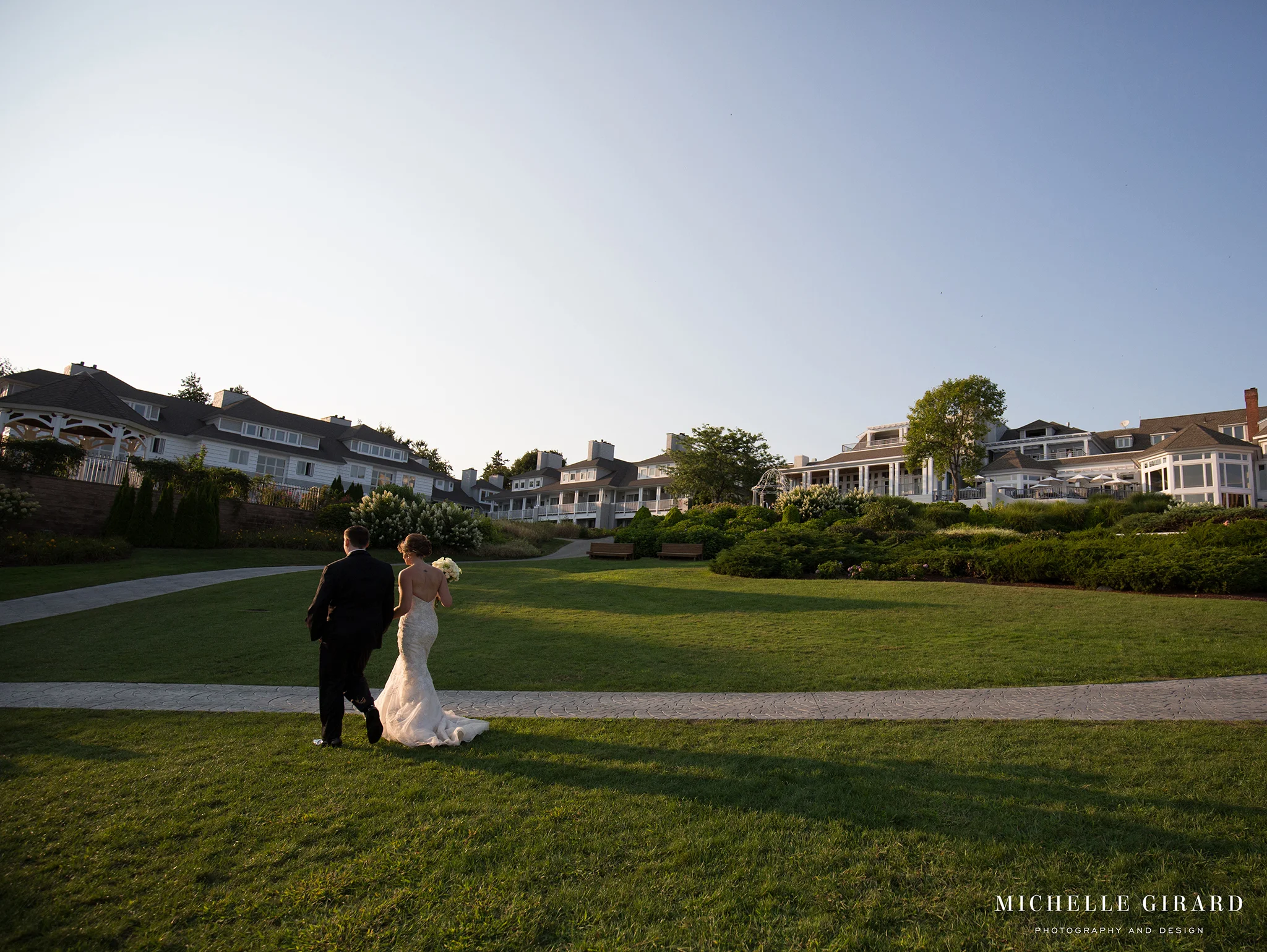 Water's Edge Resort and Spa Wedding :: Oceanside Summer Wedding in