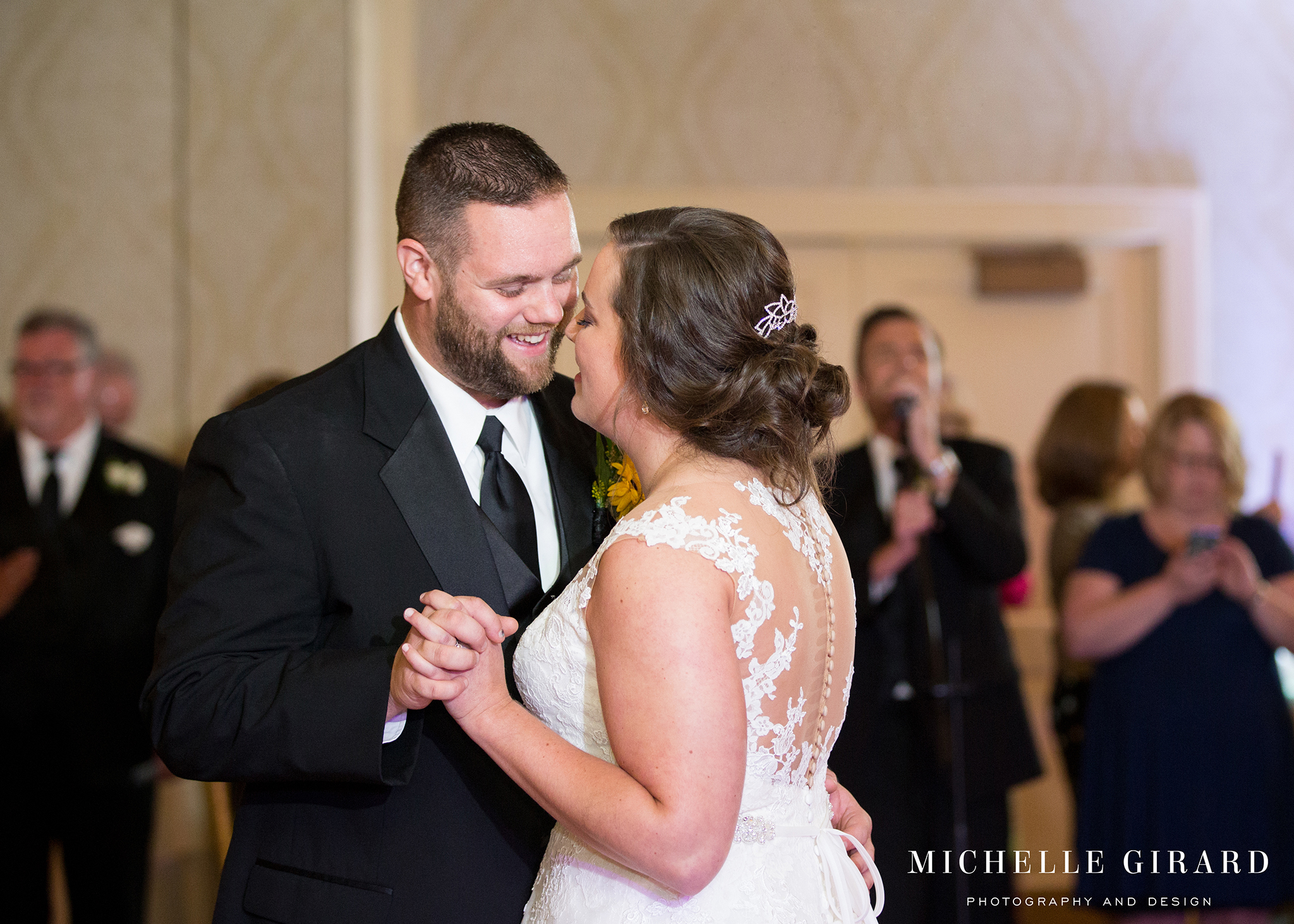 SaintClementsCastleWedding_FallCTWedding_MichelleGirardPhotography5.jpg