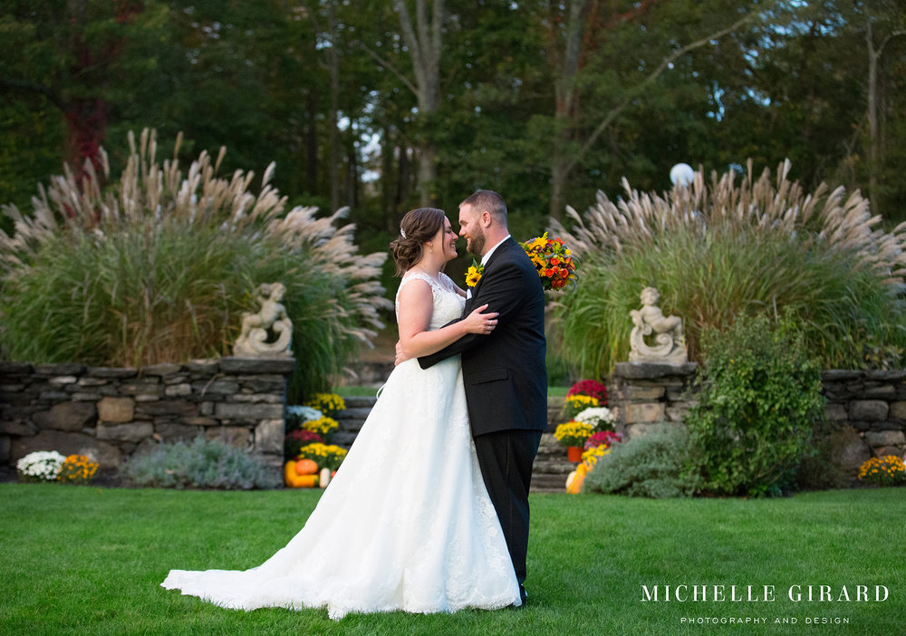 SaintClementsCastleWedding_FallCTWedding_MichelleGirardPhotography1.jpg