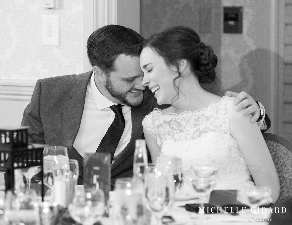 WinterWedding_AmherstMA_LordJefferyInn_MichelleGirardPhotography02.jpg