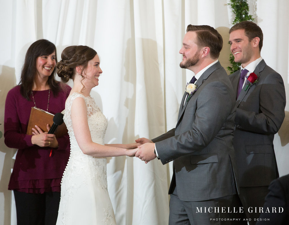 WinterWedding_AmherstMA_LordJefferyInn_MichelleGirardPhotography03.jpg